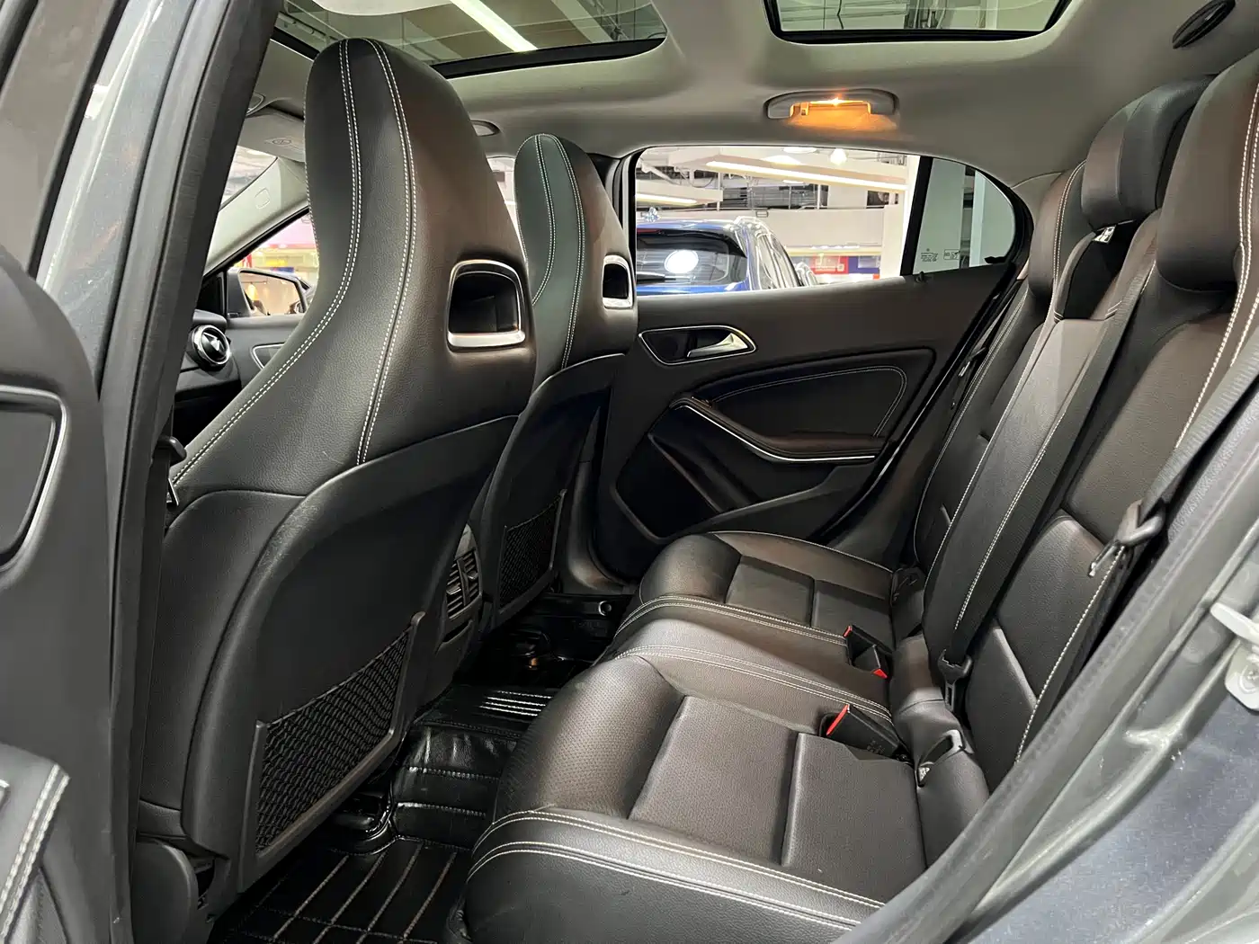 Mercedes-Benz GLA 2017 GLA 220 4MATIC Fashion фото 16