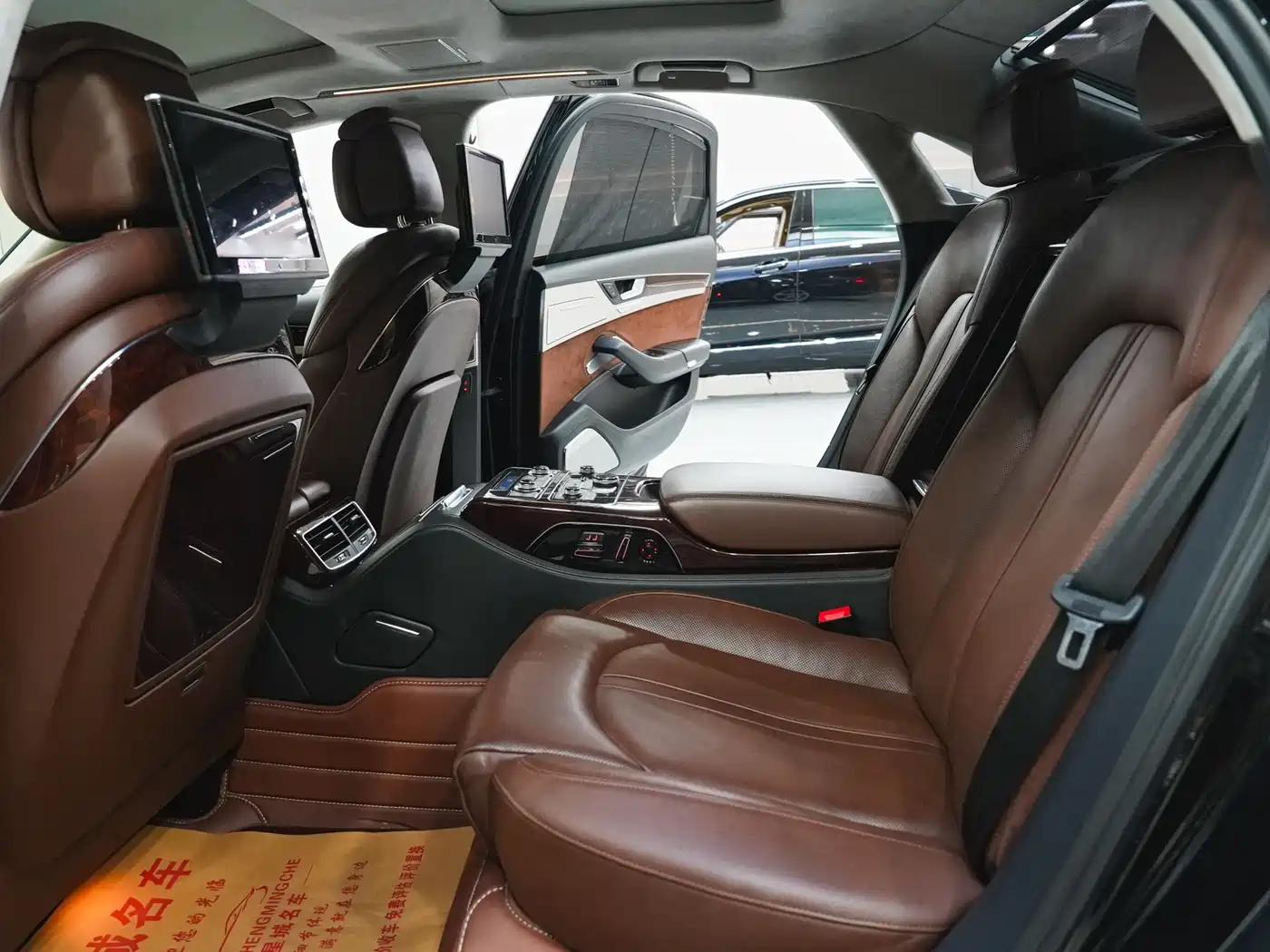 Audi A8 2012 A8L 6.3 FSI W12 quattro фото 12