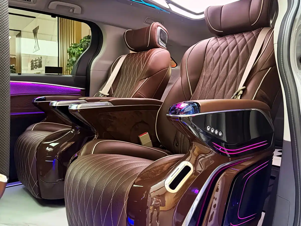 Toyota Sienna 2024 2.5L Hybrid Comfort Edition фото 9