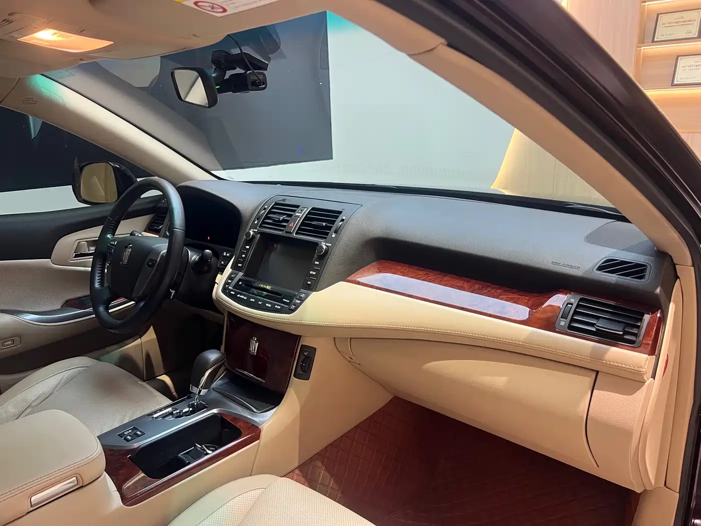 Toyota Crown 2012 2.5L Royal Navigation Edition фото 23