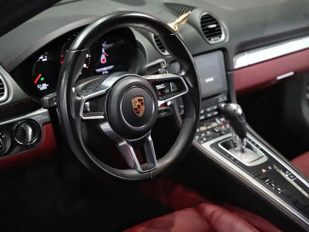 Porsche 718 2018 Cayman 2.0T фото 9