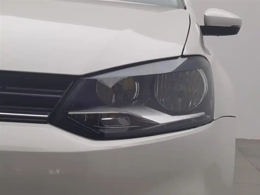 Volkswagen Polo 2016 1.4L Automatic Trend фото 7