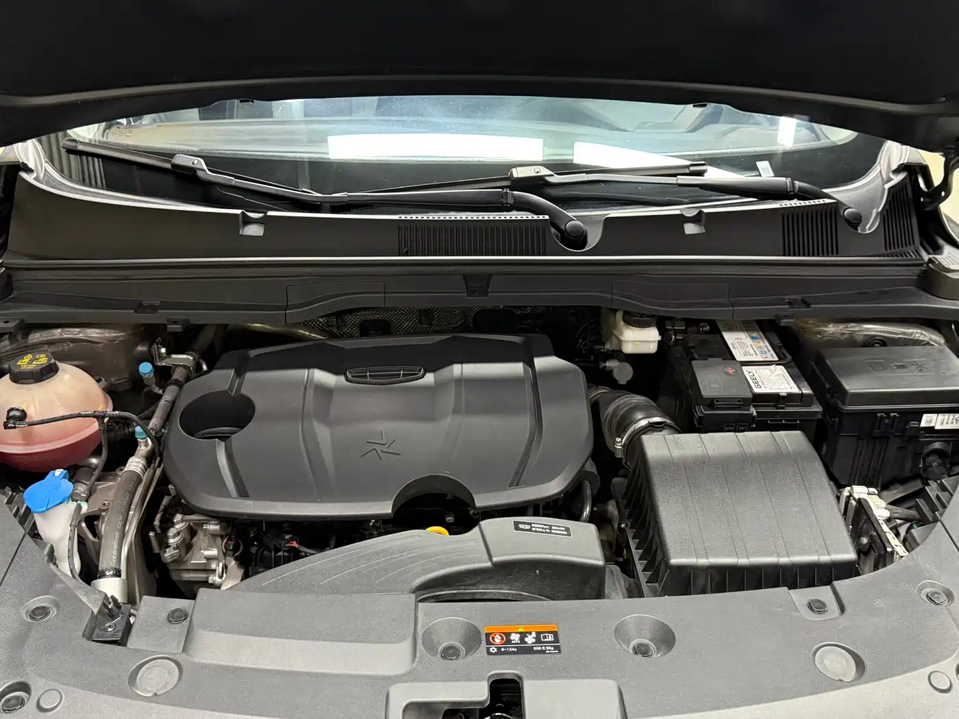 Фото 22 - Geely Binyue