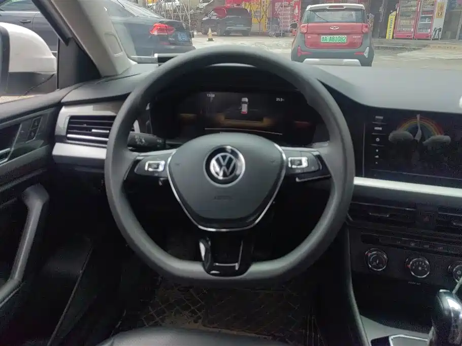 Volkswagen Lavida 2021 1.5L Auto Comfort Edition фото 15