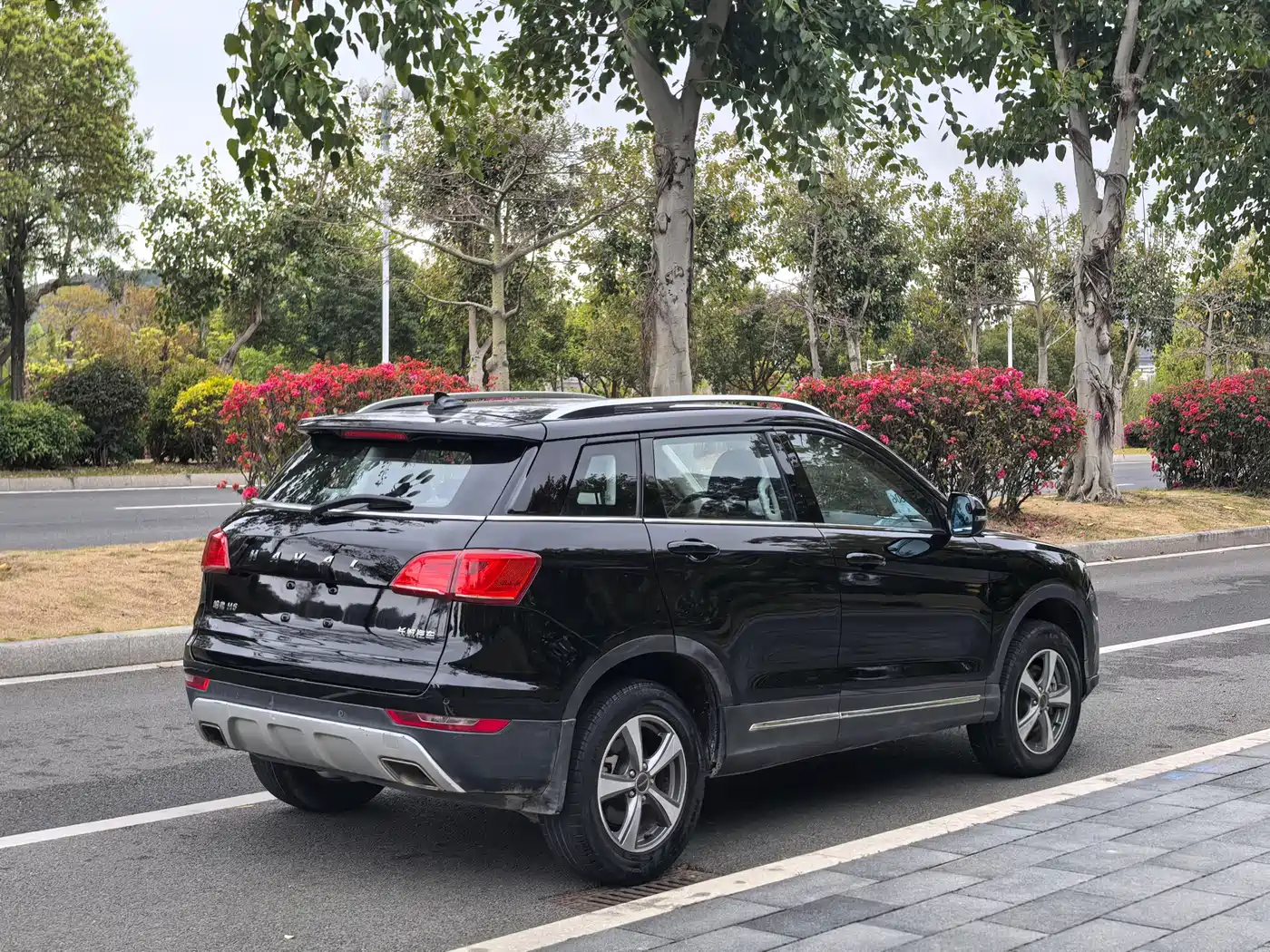 Haval H6 Coupe 2016 Blue Label 1.5T Automatic 2WD Urban фото 18