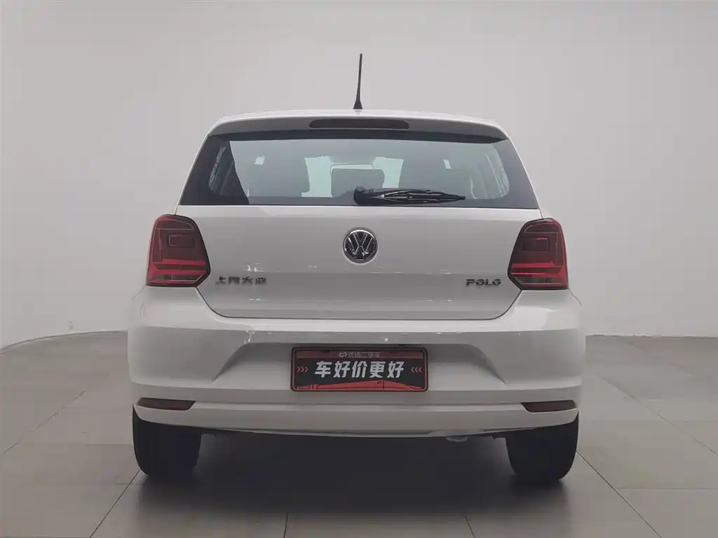 Volkswagen Polo 2016 1.4L Automatic Trend фото 4