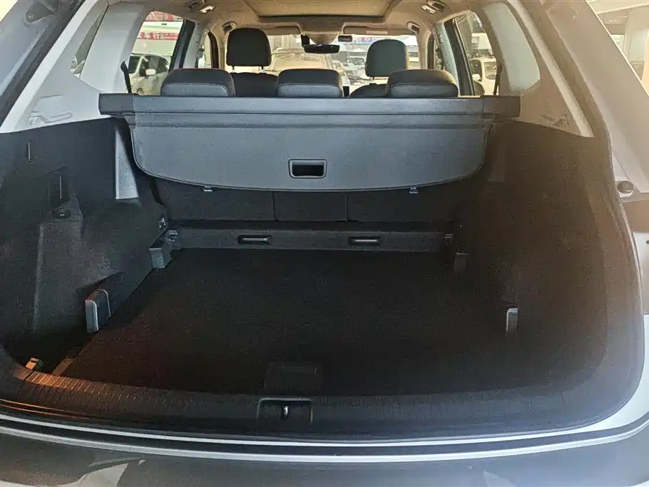 Volkswagen Tiguan L 2022 330TSI Automatic 2WD R-Line Flagship Edition фото 4