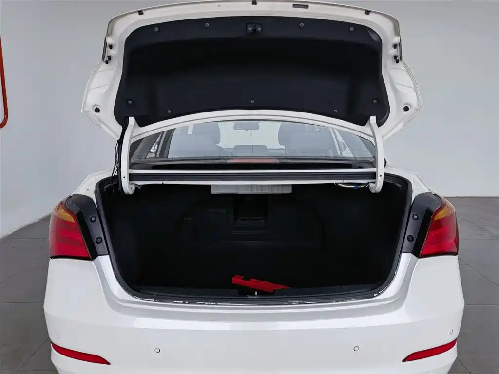 Hyundai Mistra 2014 1.8L Auto Premium DLX фото 16