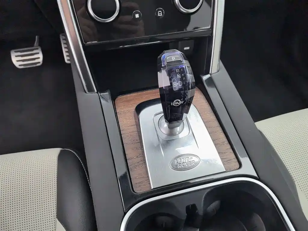 Land Rover Discovery Sport 2020 249PS R-Dynamic Performance фото 13