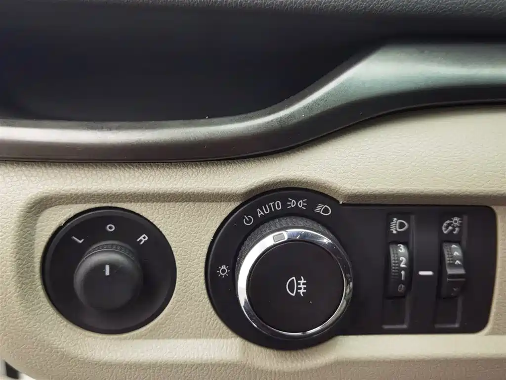 Buick Excelle 2018 15T Manual Elite (China V) фото 21
