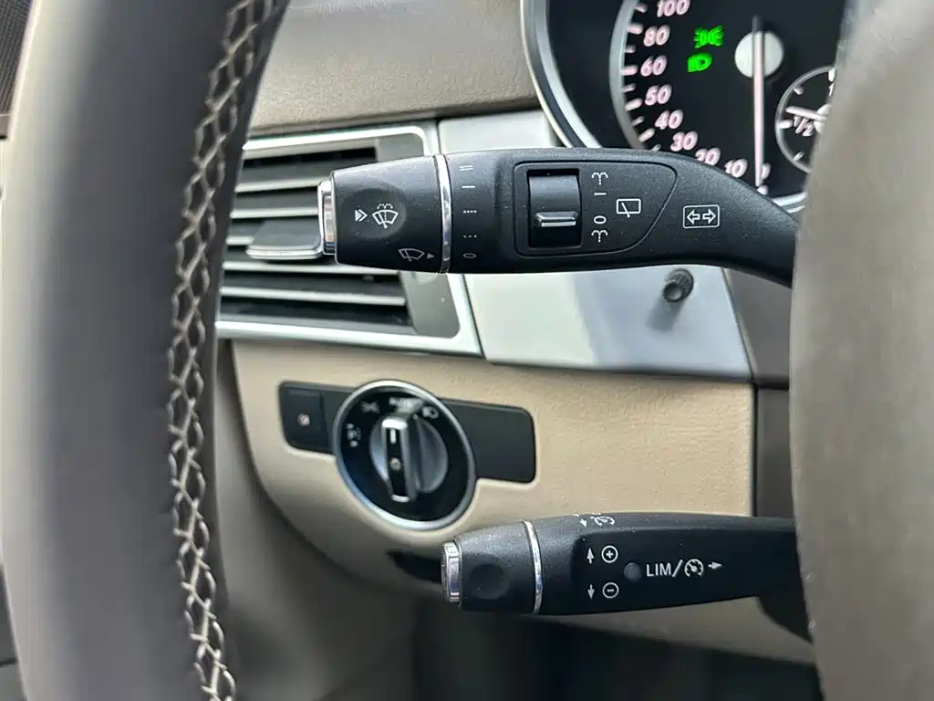 Mercedes-Benz M-Class 2014 ML 320 4MATIC фото 23