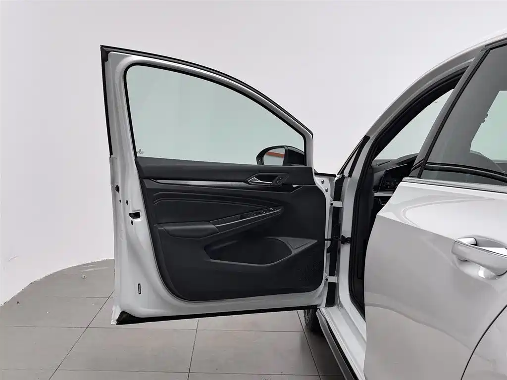 Volkswagen Golf 2023 Facelift 280TSI DSG R-Line Lite фото 8