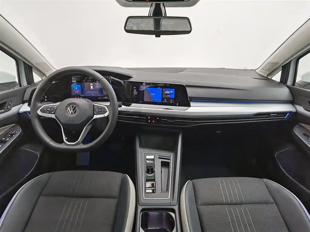 Volkswagen Golf 2023 Facelift 280TSI DSG Pro фото 5