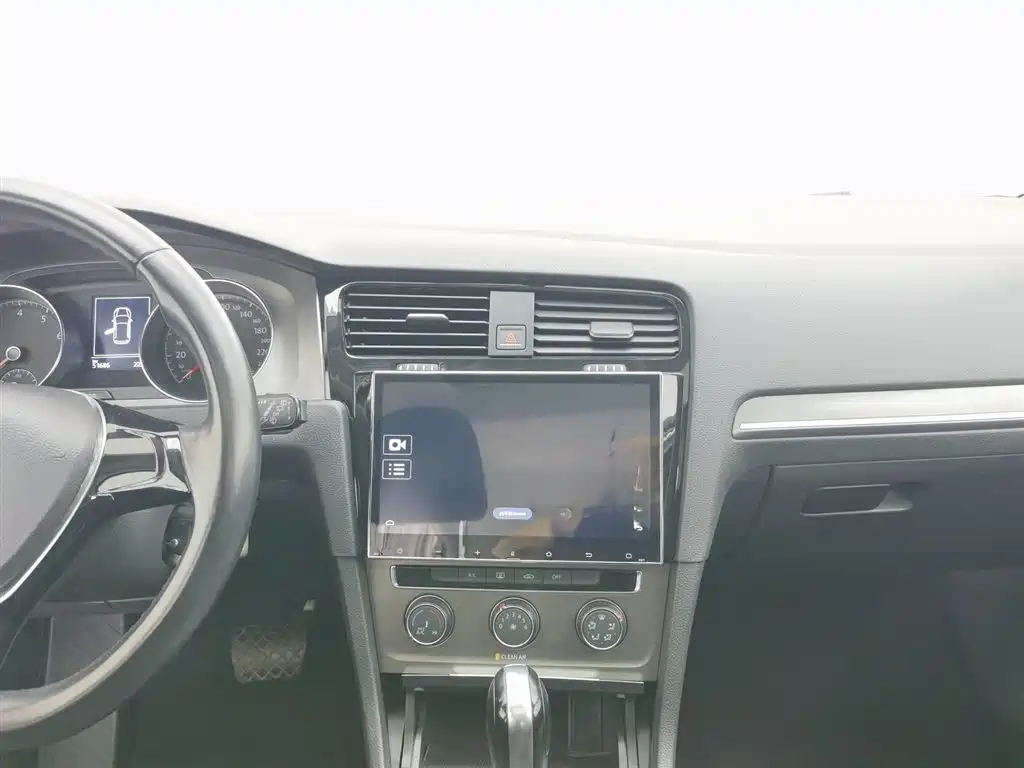 Volkswagen Golf 2016 1.6L Automatic Comfort фото 12
