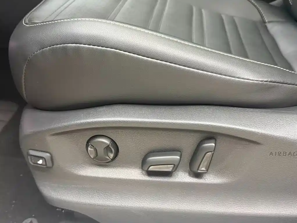 Volkswagen Touran 2023 2021 Touran L 280TSI DSG Cross Luxury 6-Seater