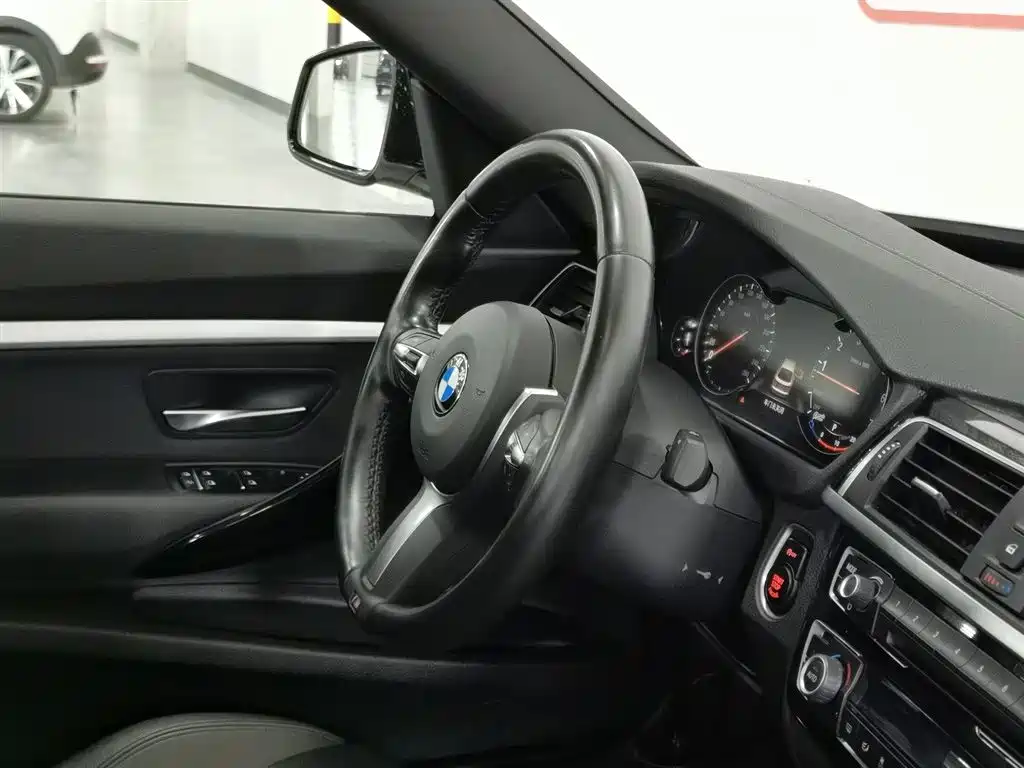 BMW 3 Series GT 2020 320i M Sport Package фото 22