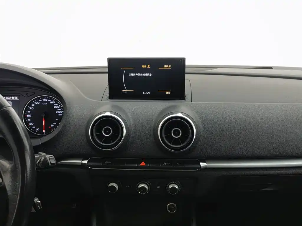 Audi A3 2016 Sportback 35 TFSI Progressive фото 12