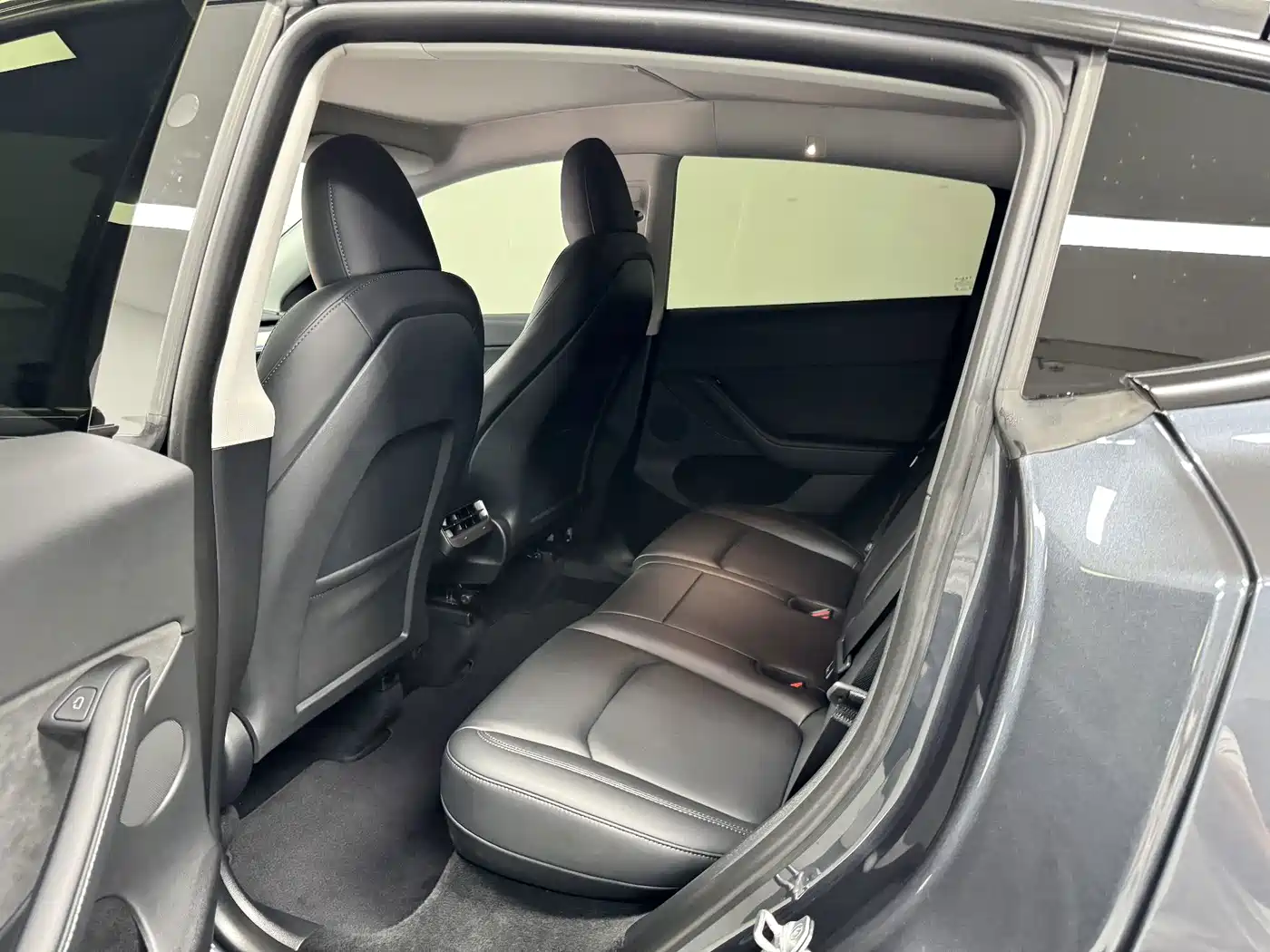 Фото 17 - Tesla Model Y