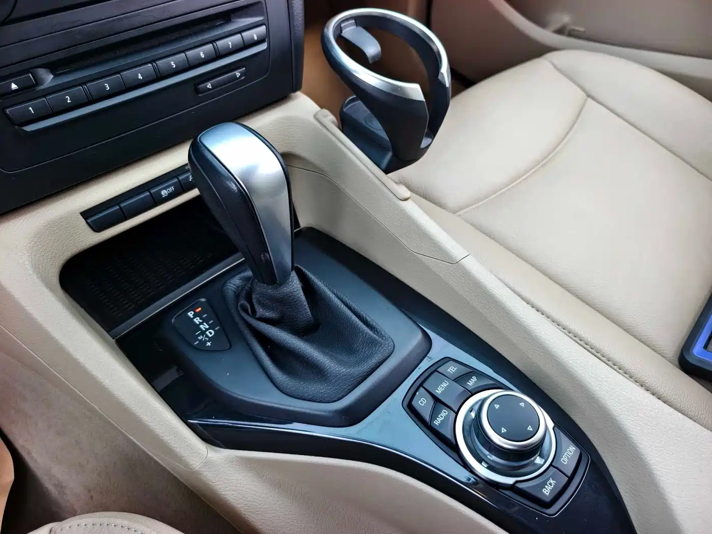 BMW X1 (Import) 2010 xDrive25i фото 7