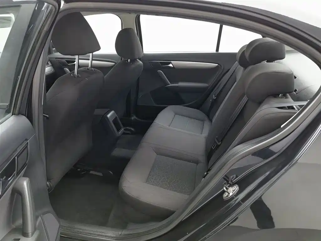 Volkswagen Lavida 2013 Facelift Classic 1.6L Manual Trend фото 15