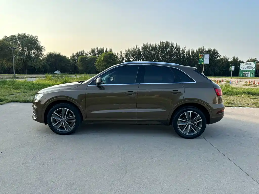 Photo 7 - Audi Q3