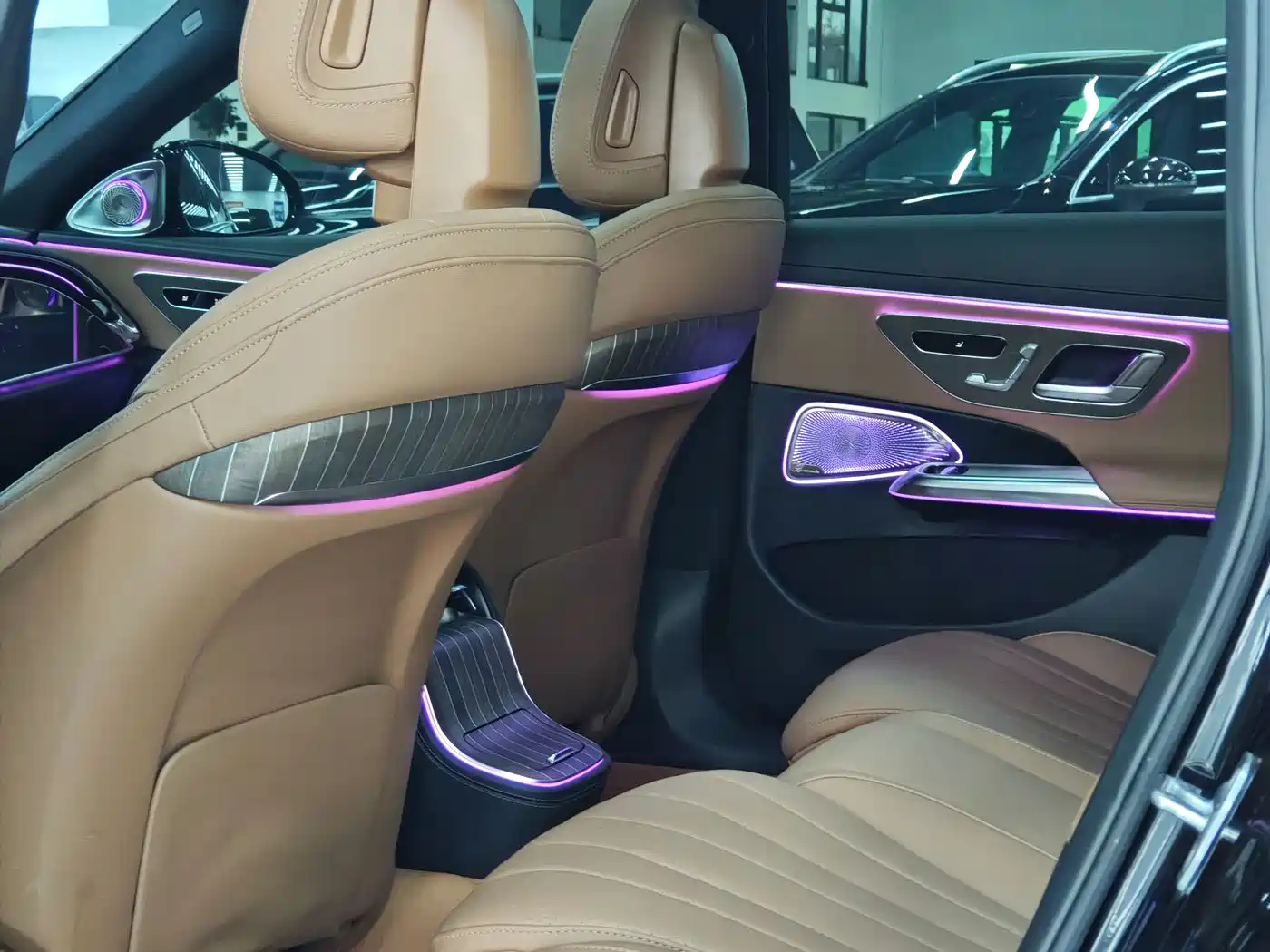 Mercedes-Benz E-Class 2024 Model E 300 L Luxury фото 5