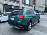 Photo 9 - Chevrolet Captiva