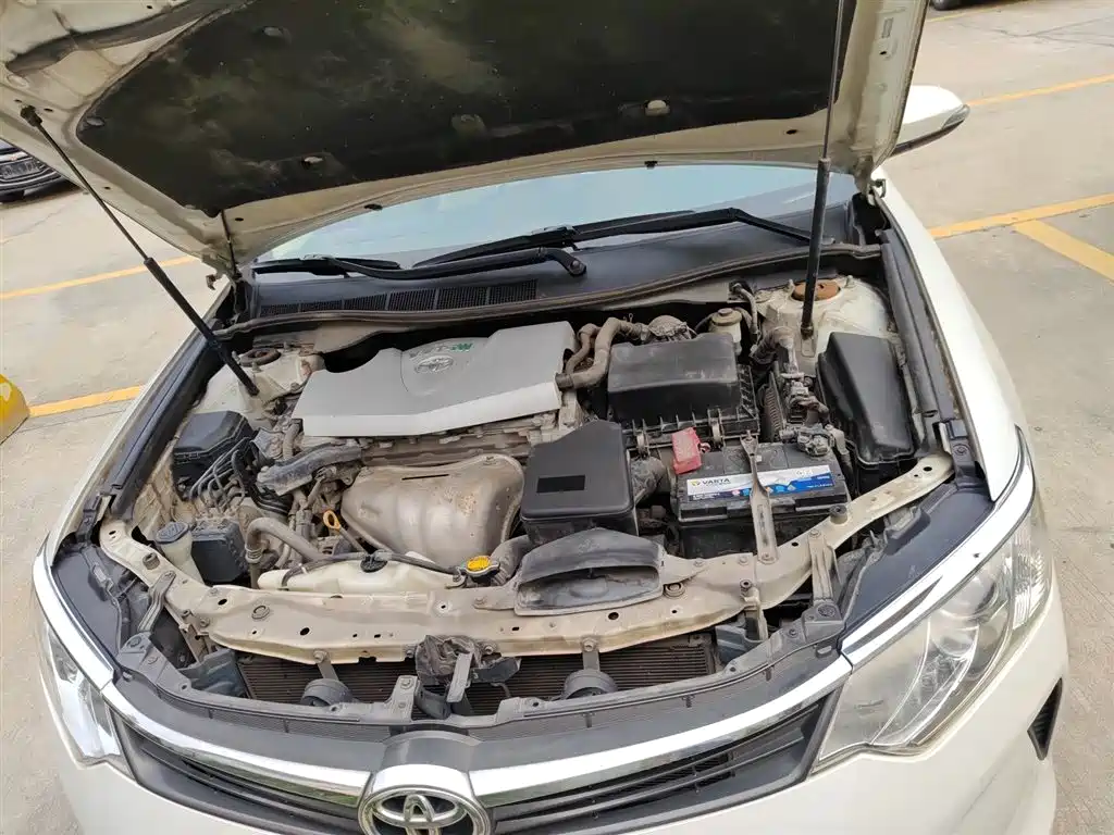 Toyota Camry 2015 2.0G Leading Edition фото 16