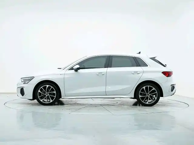 Фото 2 - Audi A3