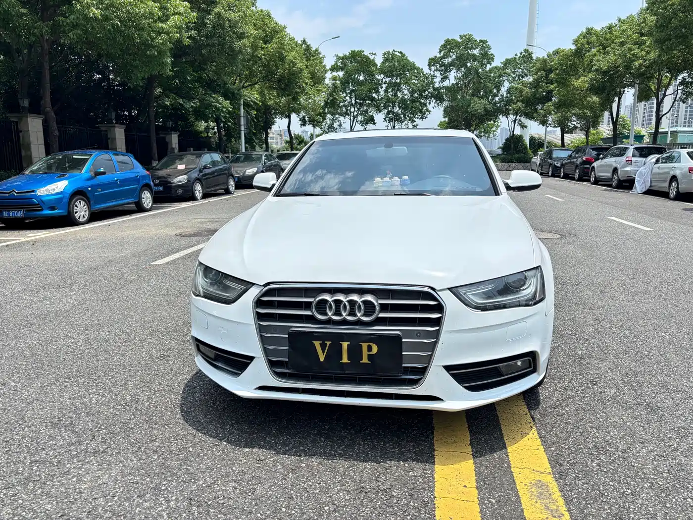 Audi A4L 2013 35 TFSI Automatic Standard фото 3