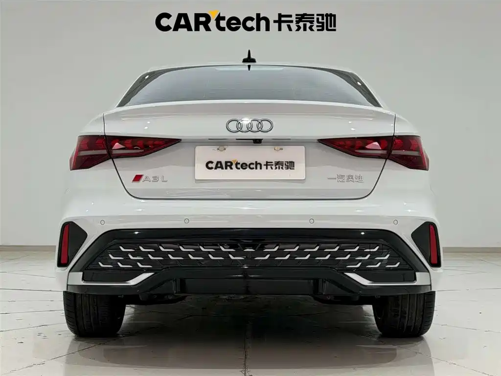 Audi A3 2025 Facelift A3L Limousine 35TFSI Flying Spur Premium фото 9