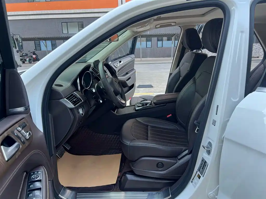 Mercedes-Benz GLE 2016 GLE 400 4MATIC фото 7
