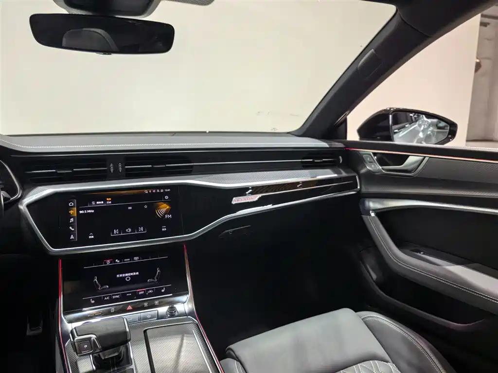 AUDI A7L