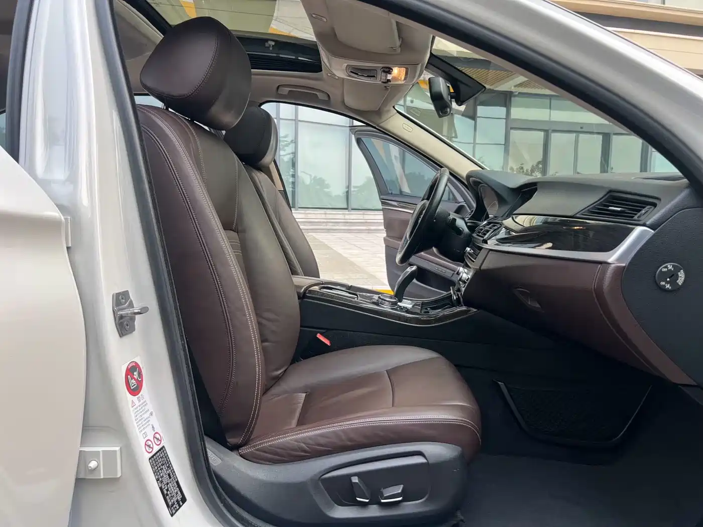BMW 5 Series 2014 525Li Luxury Design Package фото 6