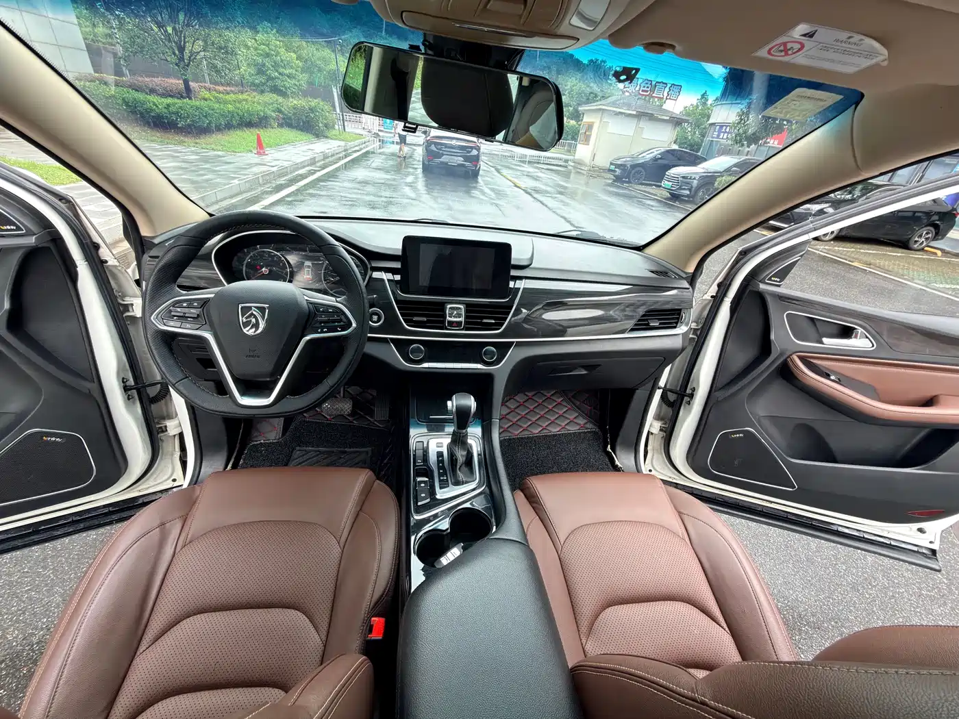 Baojun 560 2017 2017 1.5T DCT Flagship 7-seater