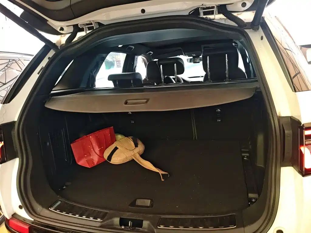 LAND ROVER DISCOVER NEW ENERGY SOURCES FOR SPORTS