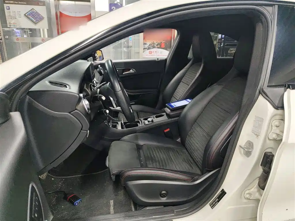 Mercedes-Benz CLA (Import) 2016 Facelift CLA 220 4MATIC фото 15
