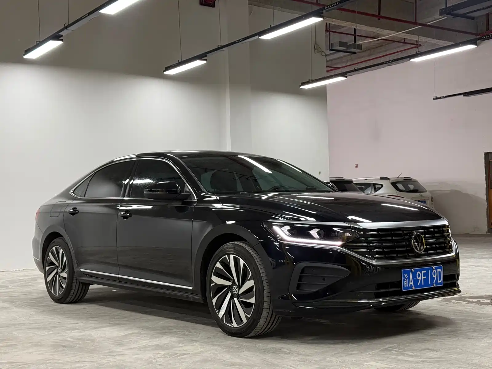صورة 3 - Volkswagen Passat