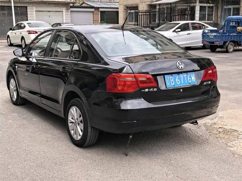 Volkswagen Jetta 2015 Value Edition 1.6L Manual Comfort фото 6