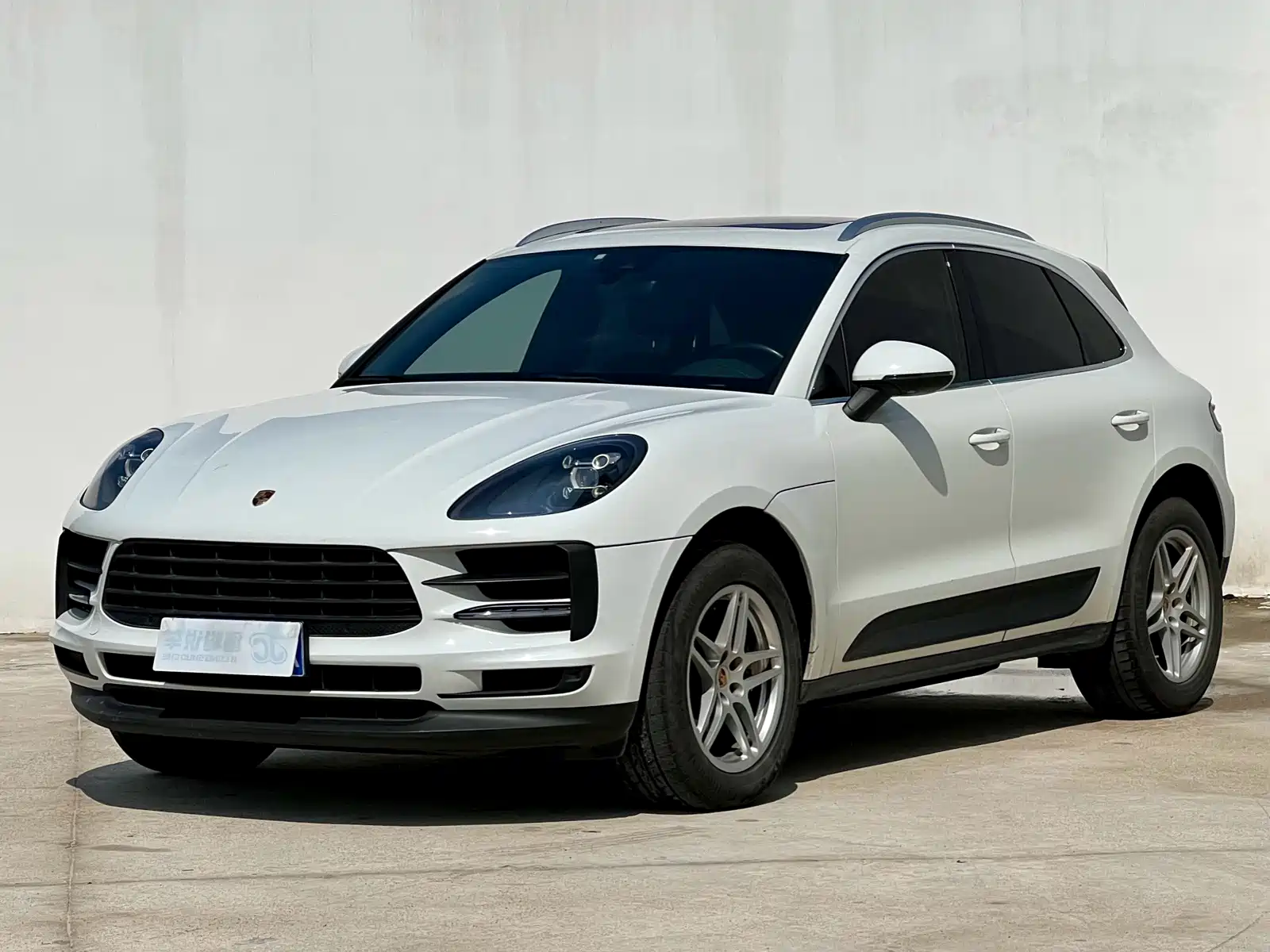 Фото 1 - Porsche Macan