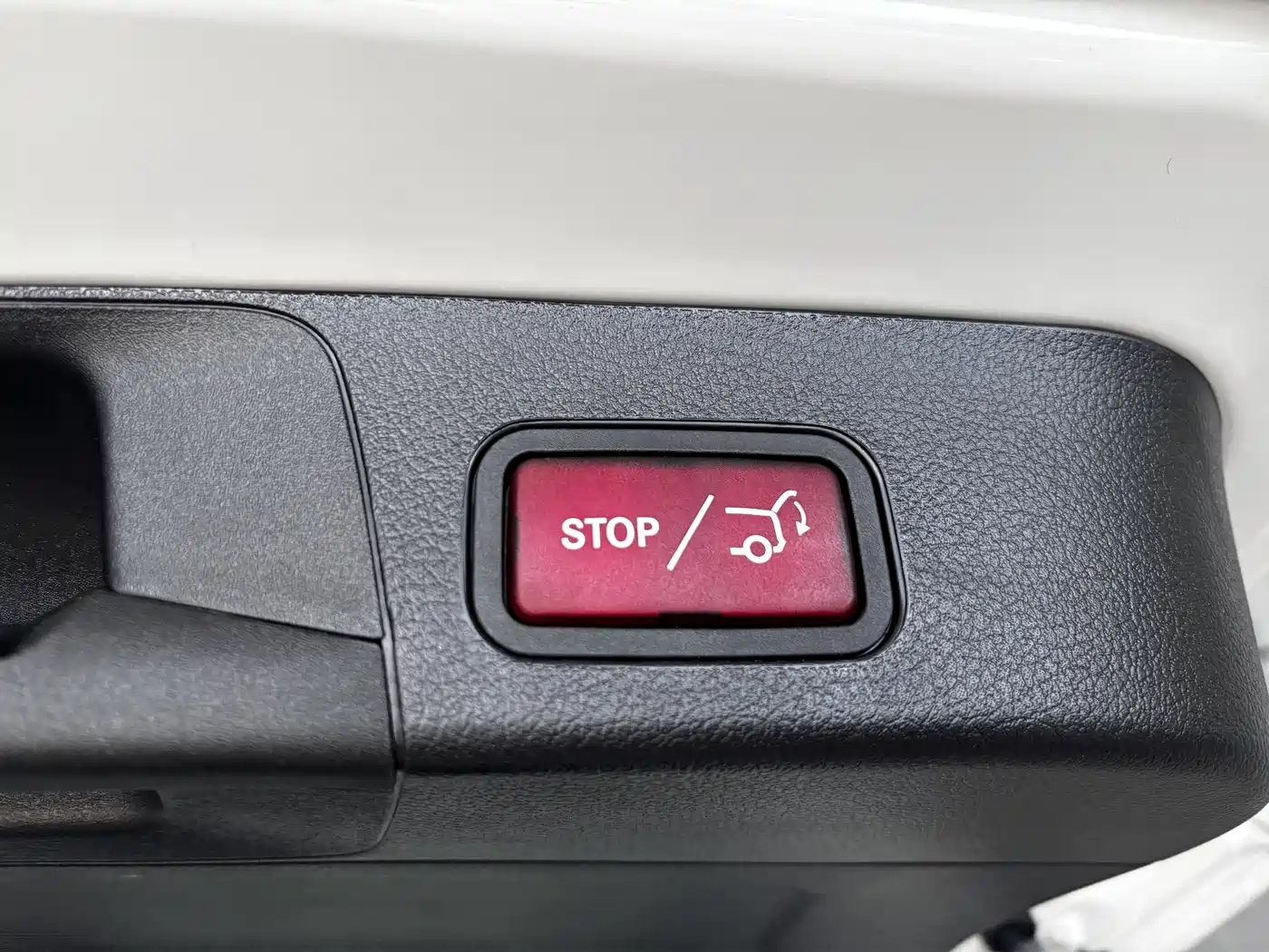 Mercedes-Benz GLB 2025 Model GLB 220 Fashion Style фото 29