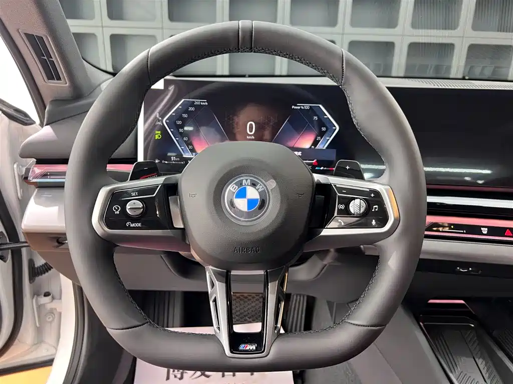 BMW 5 Series 2025 530Li Leading M Sport Package фото 15