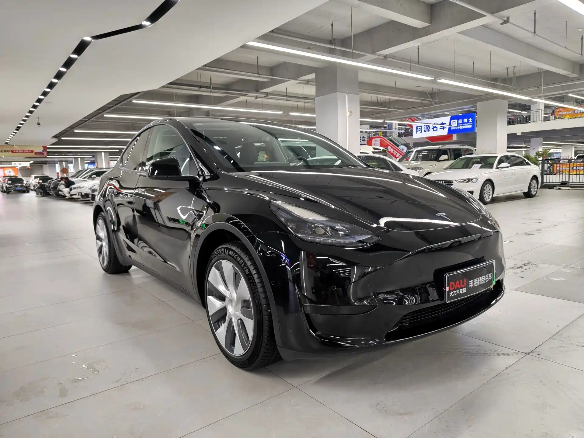 Фото 3 - Tesla Model Y