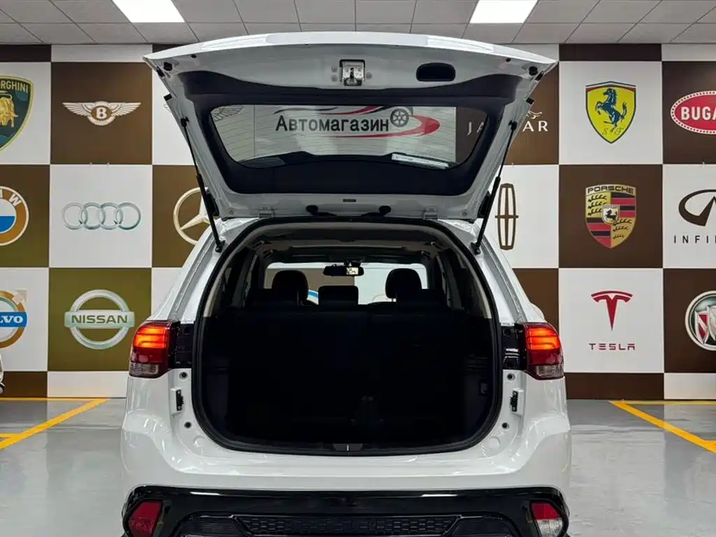 Mitsubishi Outlander 2022 2021 2.0L 2WD Yaodong Edition 5-seater