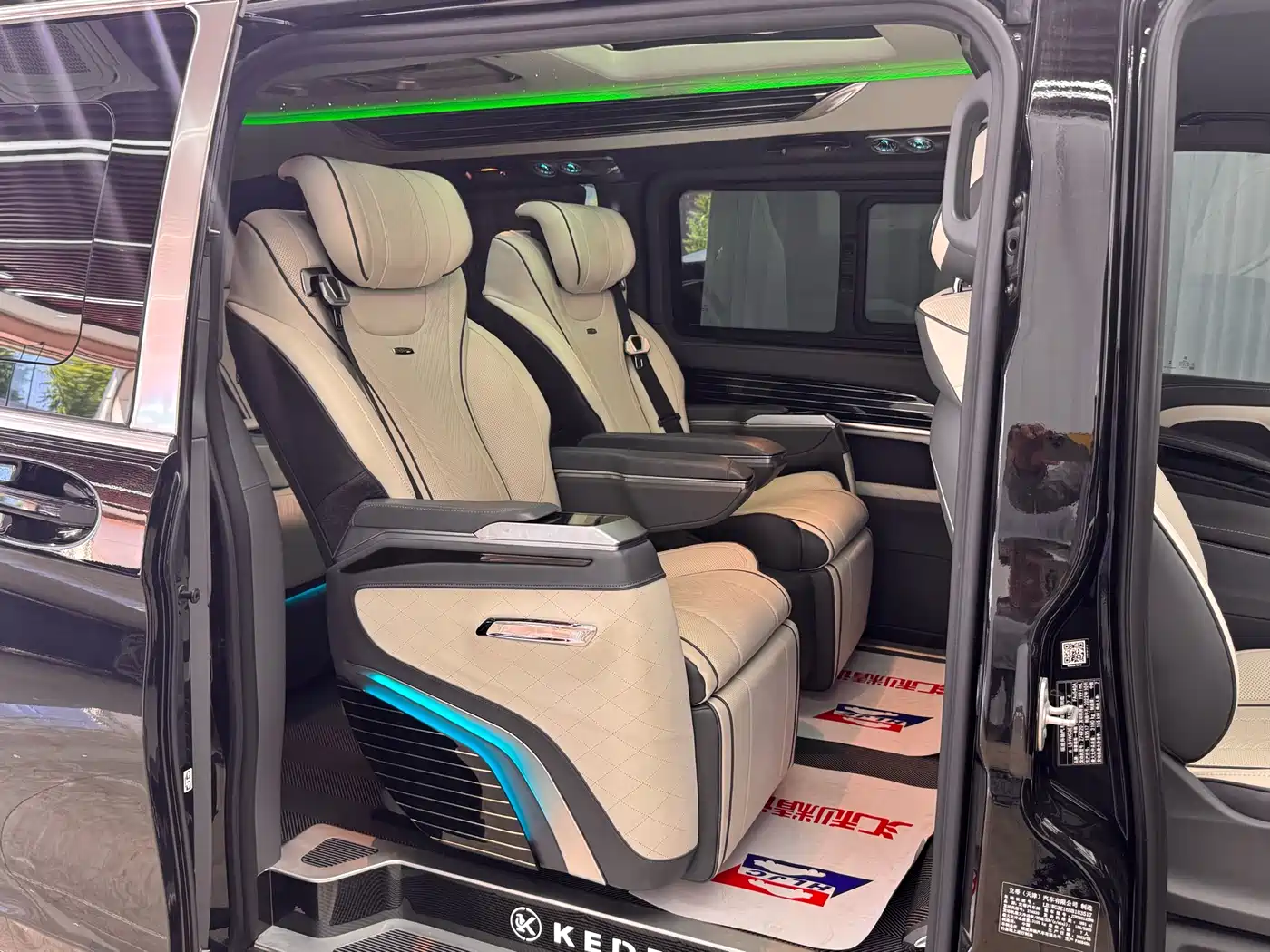 Mercedes-Benz V-Class 2022 V 260 L Long Wheelbase Luxury Edition фото 21