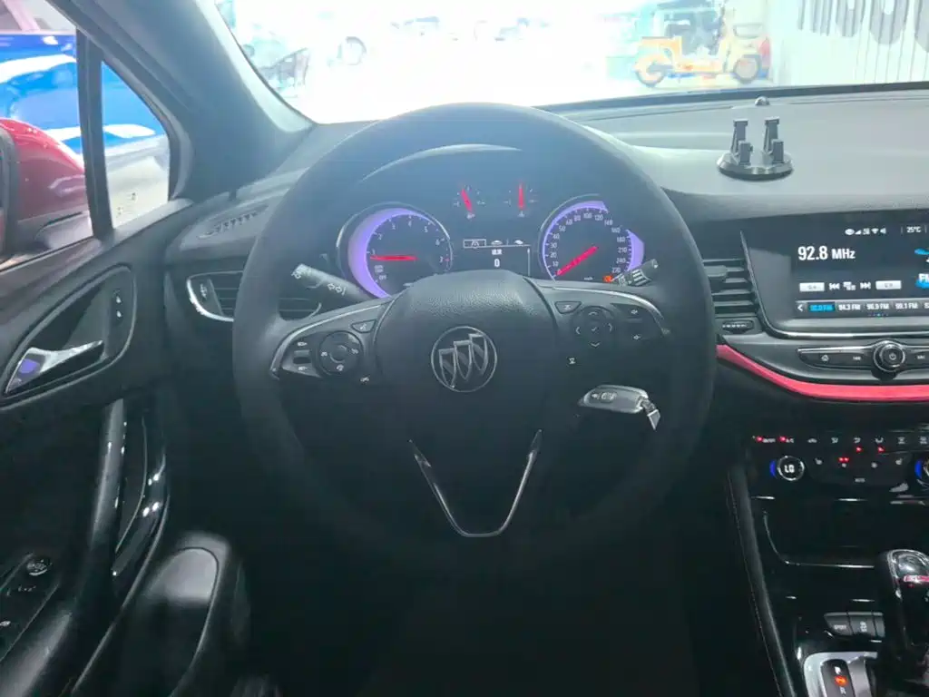 Photo 11 - Buick Verano