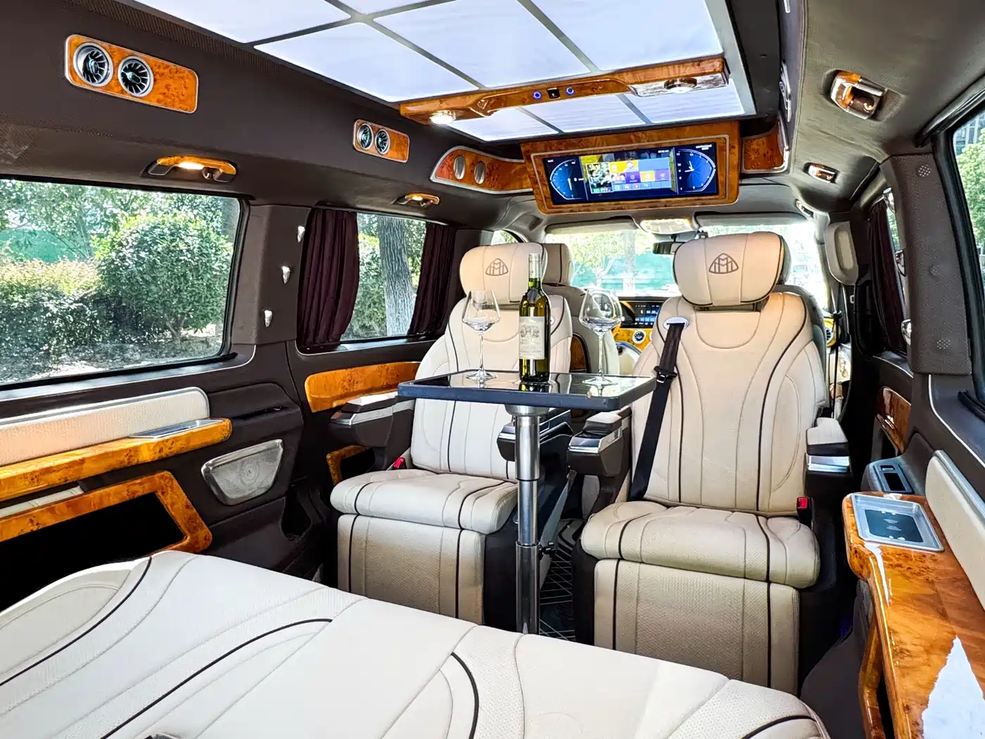 Mercedes-Benz Vito 2023 2.0T Elite 7-Seater фото 20