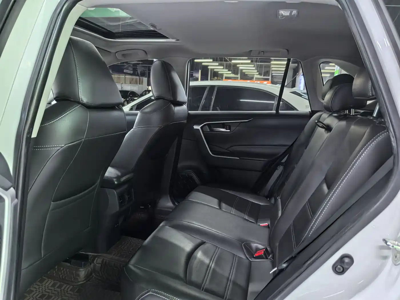Toyota RAV4 Rongfang 2022 2.0L CVT 4WD Trend Edition фото 7