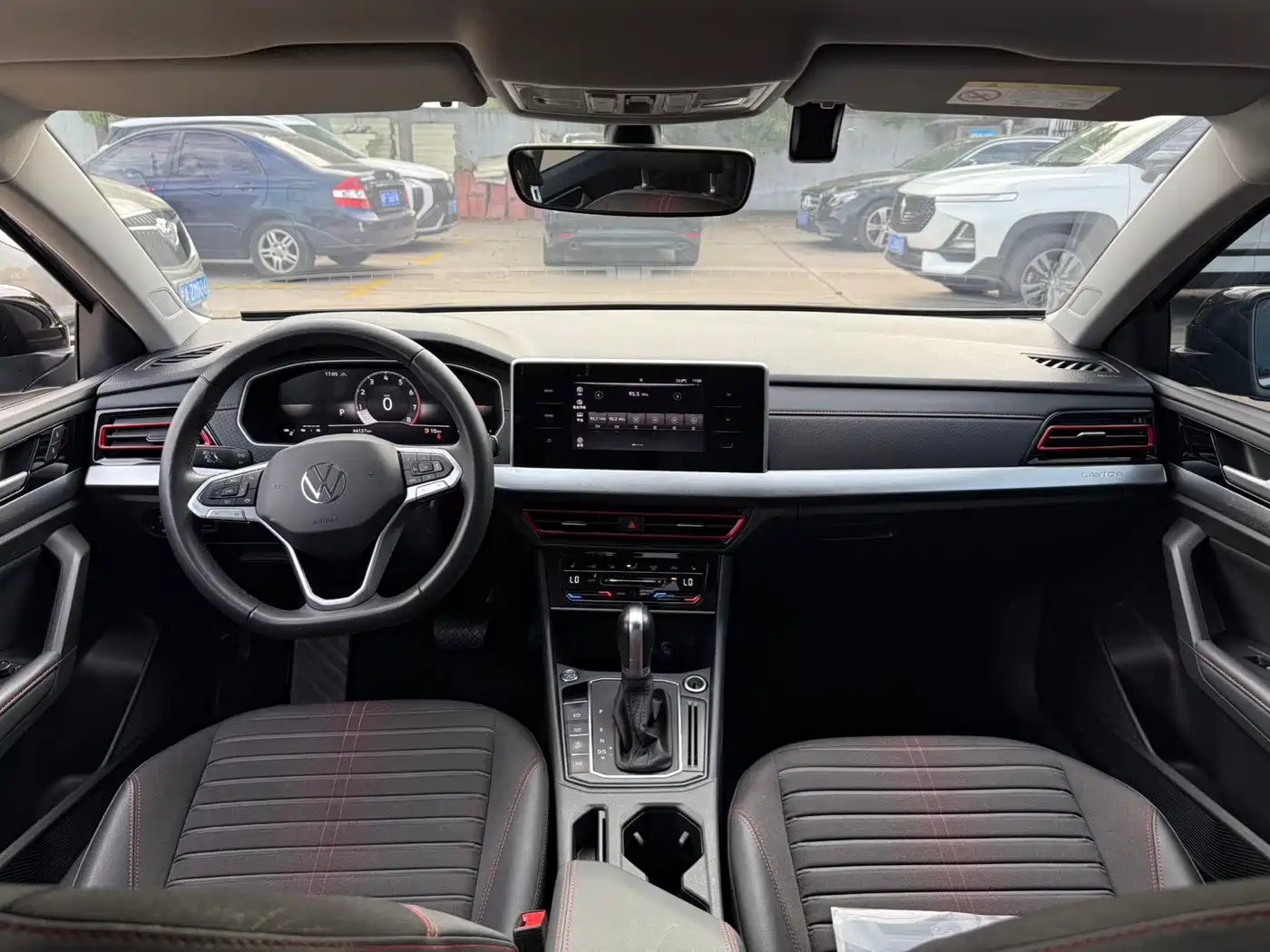 Volkswagen Lavida 2023 280TSI DSG Starlight Comfort Edition фото 12