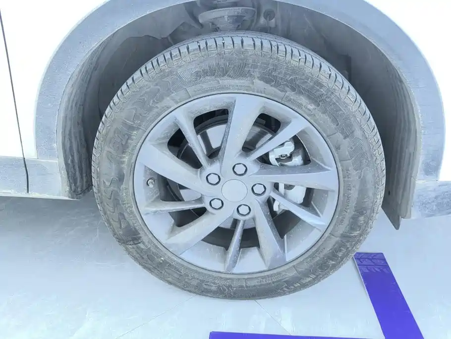 Фото 6 - Geely Coolray